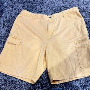 Columbia shorts size 36.